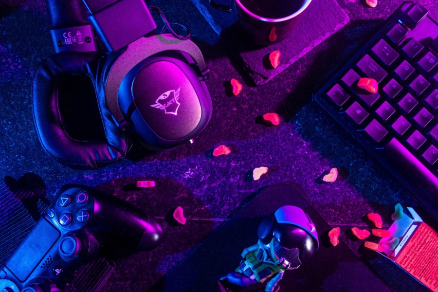 How Advanced Gaming Tools Like ESP and Aimbots Are Shaping Competitive Play blog image